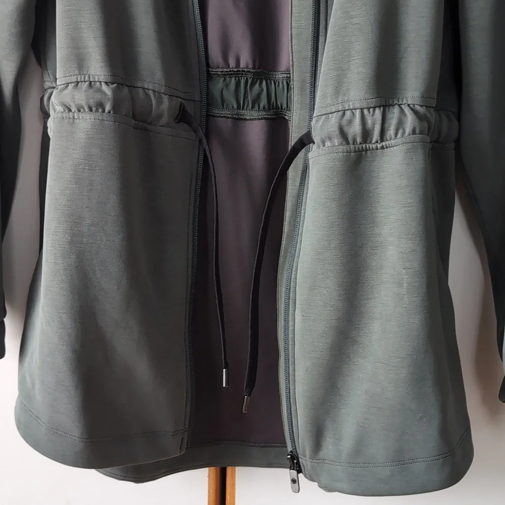 NWOT Lululemon Softstreme Cinch-Waist Jacket Smoked Spruce SKSR 6 8